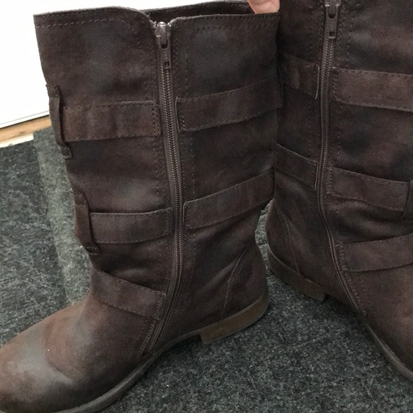Brown boots with buckles - Picture 4 of 4